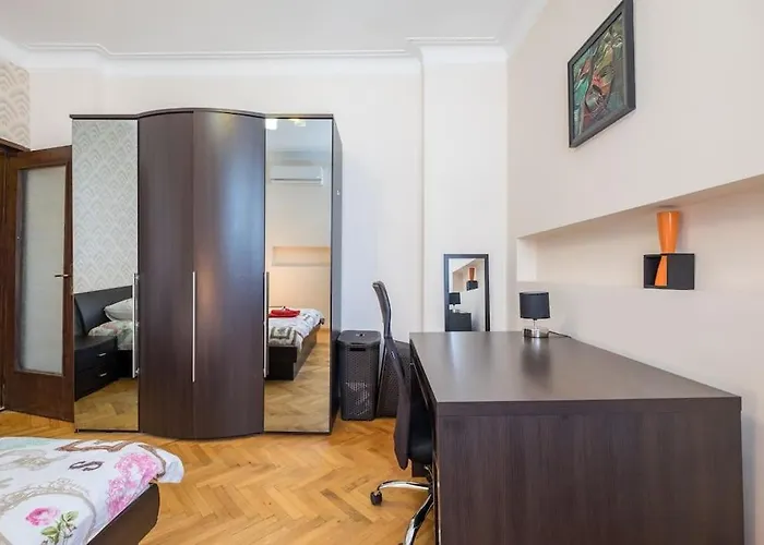 Apartament Very & Aristocratic 2 Bedroom With Air Conditioning *