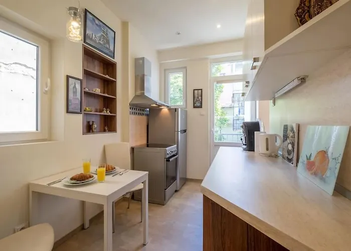 Very & Aristocratic 2 Bedroom With Air Conditioning *