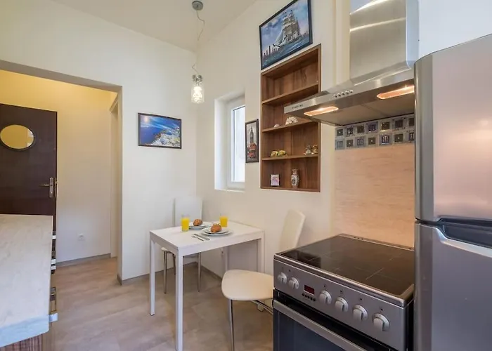 Very & Aristocratic 2 Bedroom With Air Conditioning