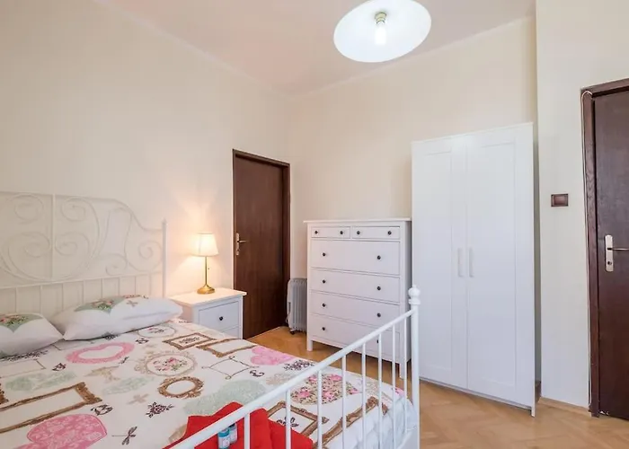 Very & Aristocratic 2 Bedroom With Air Conditioning סופיה