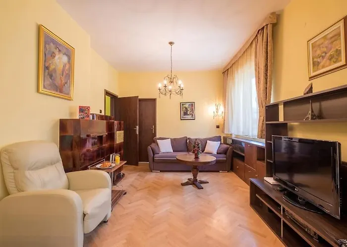 דירה Very & Aristocratic 2 Bedroom With Air Conditioning