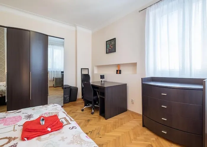 Very & Aristocratic 2 Bedroom With Air Conditioning דירה סופיה