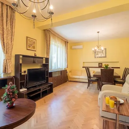 Very & Aristocratic 2 Bedroom With Air Conditioning *