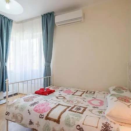 Very & Aristocratic 2 Bedroom With Air Conditioning * Szófia