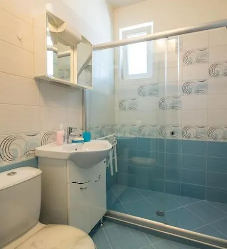 Very & Aristocratic 2 Bedroom With Air Conditioning Lejlighed *