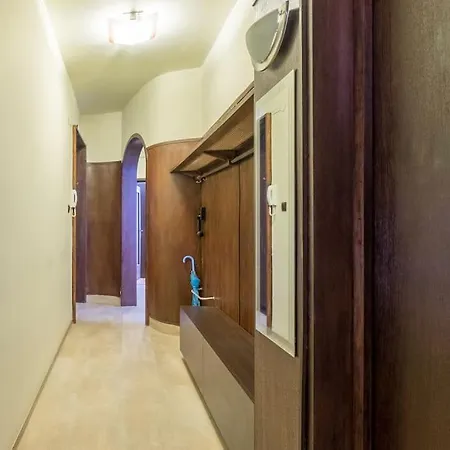 Very & Aristocratic 2 Bedroom With Air Conditioning Apartment