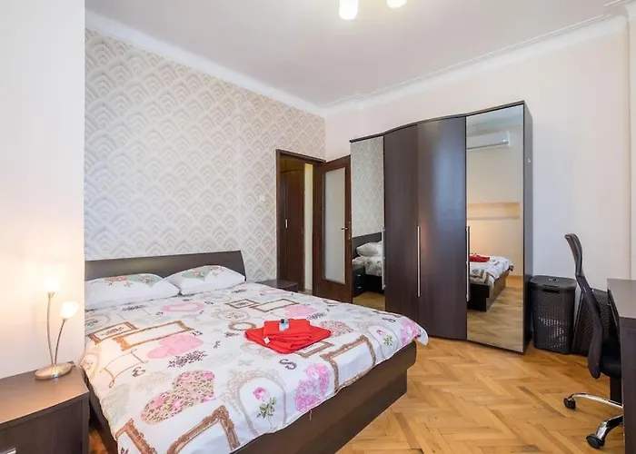 Very & Aristocratic 2 Bedroom With Air Conditioning Lägenhet Sofia