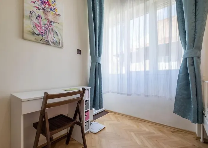 Lägenhet Very & Aristocratic 2 Bedroom With Air Conditioning